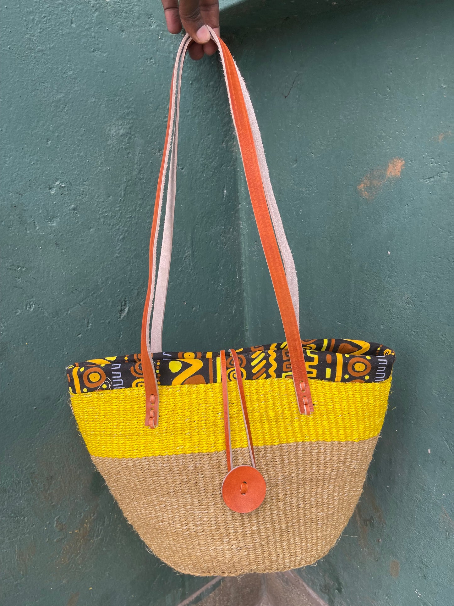 Mukami: Two shoulder straps